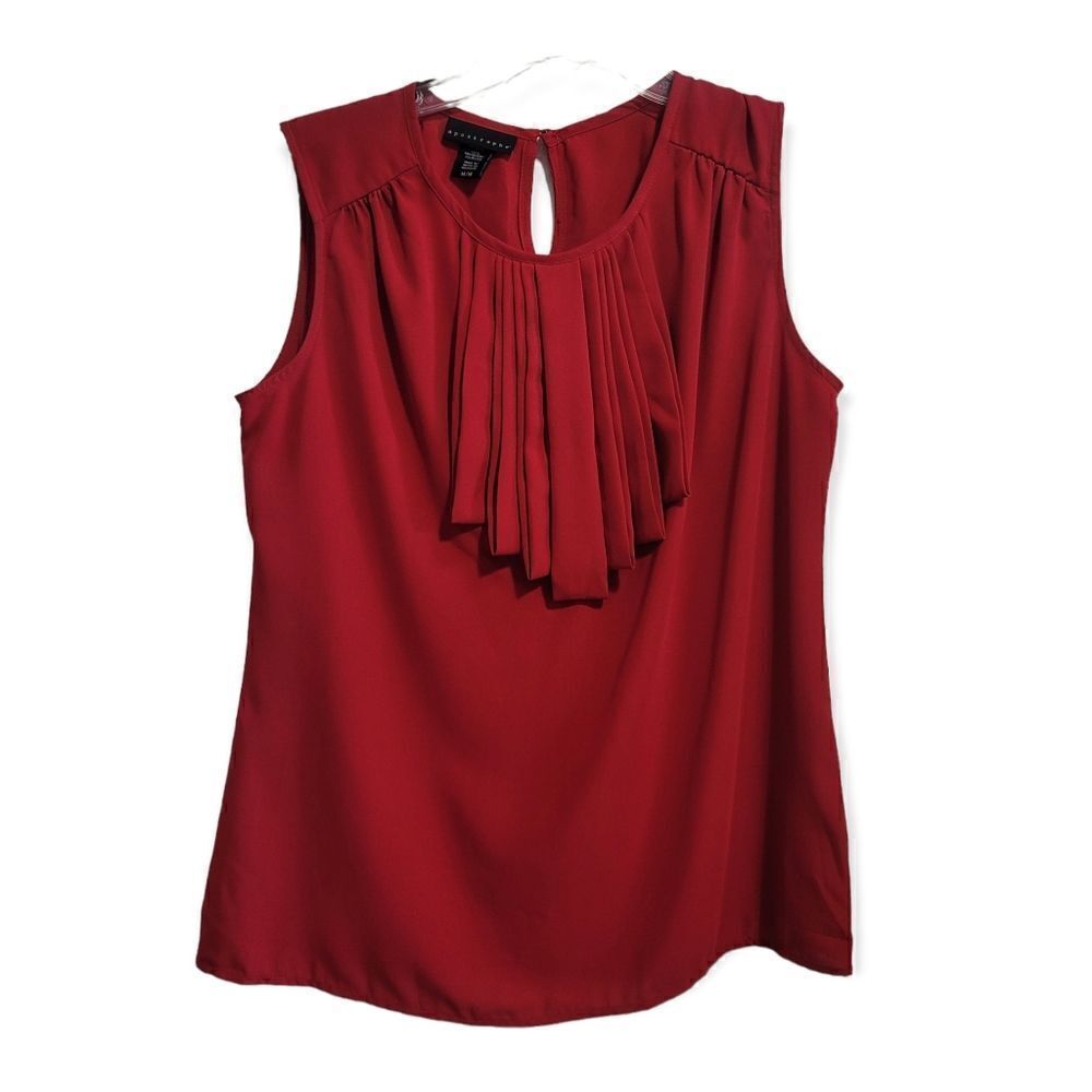 Apostrophe red dressy tank